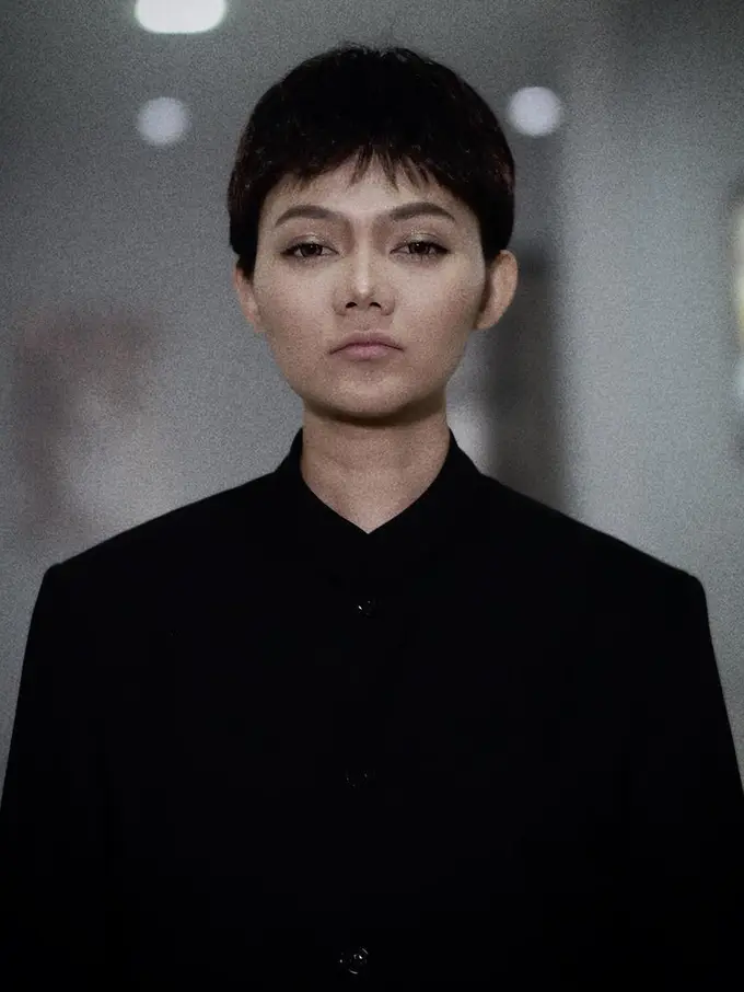 [Bintang] Lepas Hijab, Rina Nose Berubah Menjadi 7 Pribadi Lain