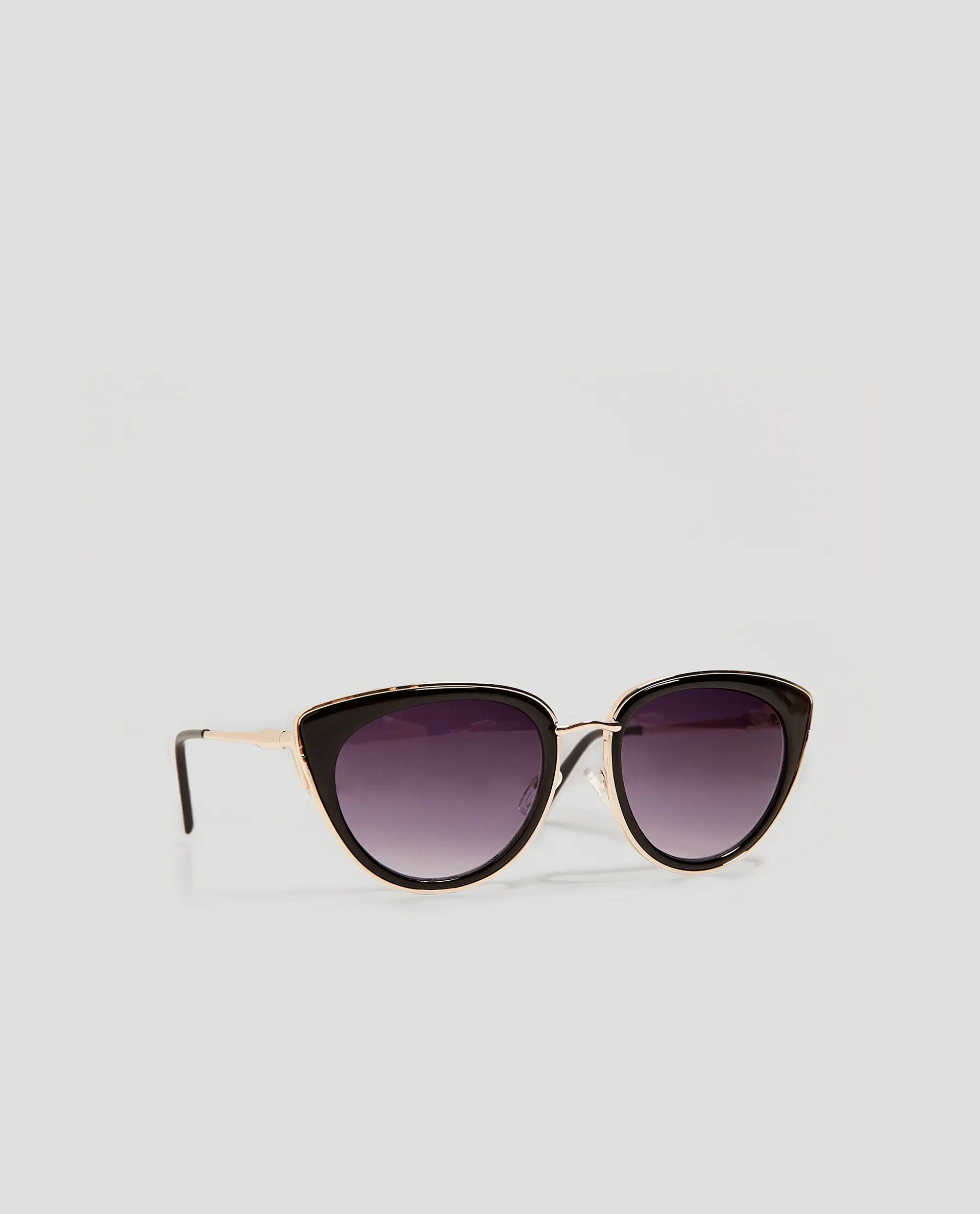 Cat’s Eye Sunglasses. Zara.