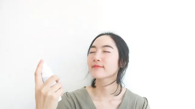 5 Produk Skincare yang Wajib Digunakan Saat Seharian Beraktivitas di Ruangan Ber-AC