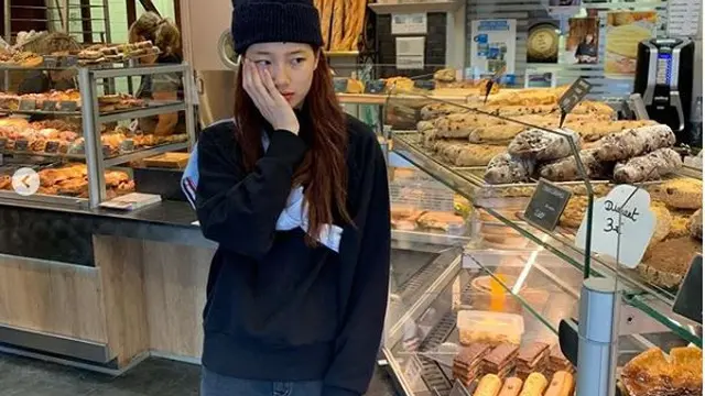 Ragam Gaya Bae Suzy Saat Berpenutup Kepala, dari Hijab Hingga Kupluk