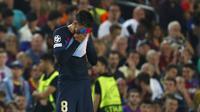 Reaksi gelandang Barcelona Pedri setelah penyerang Bayern Munchen Eric Maxim Choupo-Moting mencetak gol pada matchday kelima Grup C Liga Champions di Camp Nou, Barcelona, Spanyol, Kamis (27/10/2022). Barcelona dipastkan terbuang ke Liga Europa bahkan sebelum pertandingan dimulai, setelah dalam pertandingan lain, Inter Milan kalahkan Viktoria Plzen 4-0. (AP Photo/Joan Monfort)