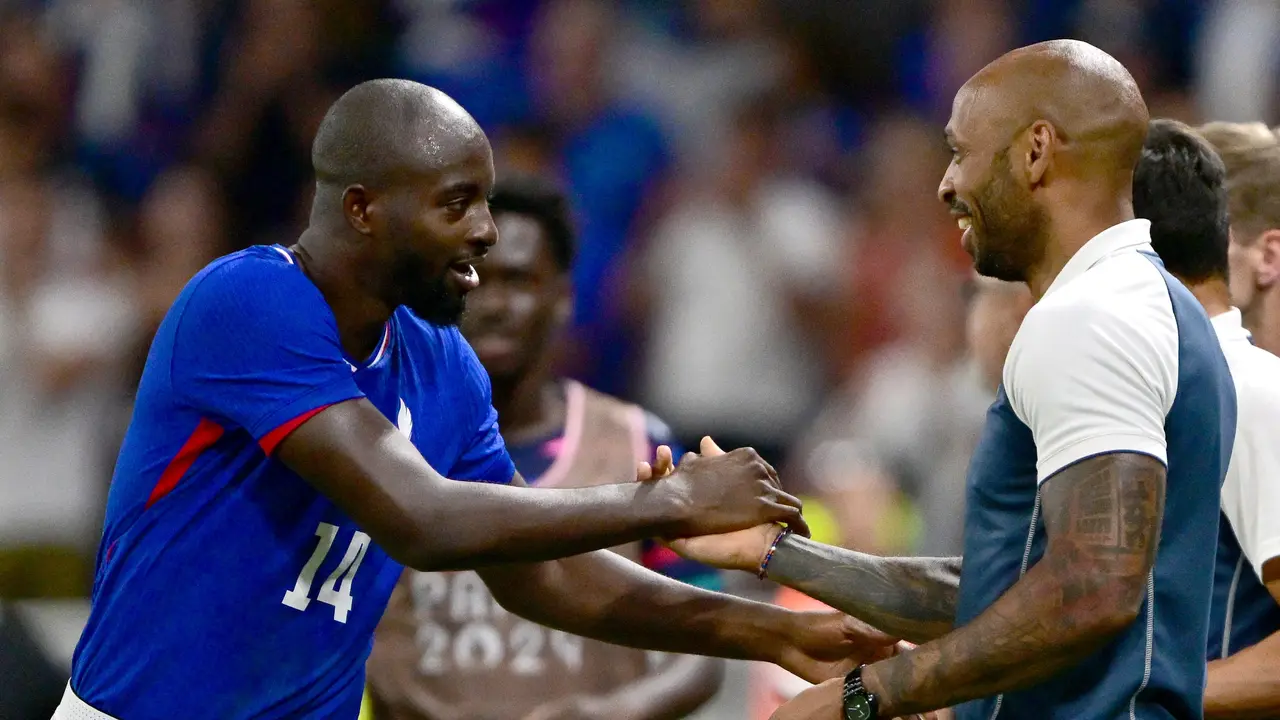 Thierry Henry (kanan)