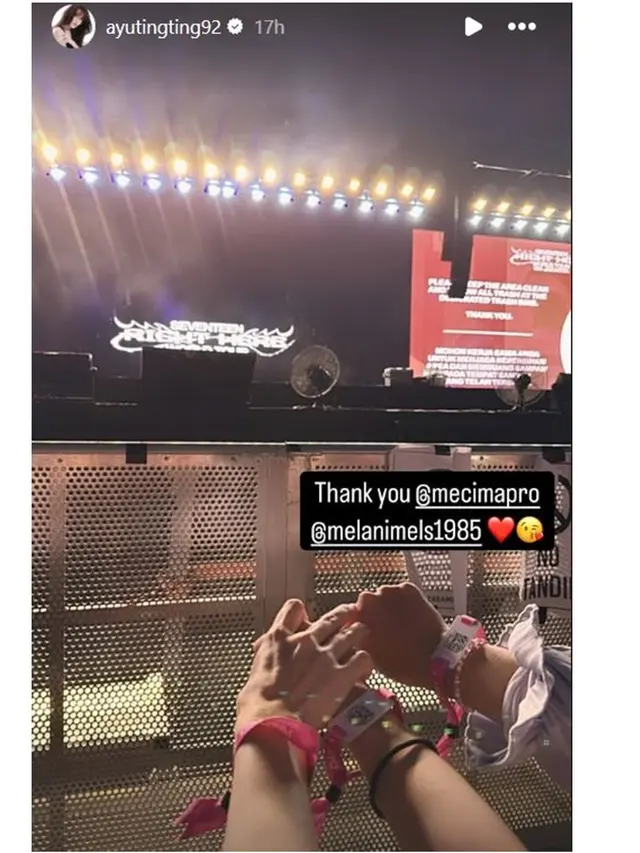 6 Potret Ayu Ting Ting dan Bilqis Nonton Konser SEVENTEEN, Senang Dapat Kursi Depan