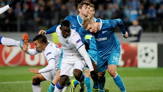 Sengit, Zenit dan Porto Bermain Imbang