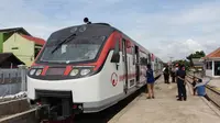 Peluncuran kembali railbus Bathara Kresna ini, diharapkan selain berfungsi sebagai transportasi umum, juga dapat menjadi kereta wisata. (Liputan6.com/Reza Kuncoro)