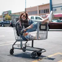 Sheryl Sheinafia, tidak hanya bersuara emas namun juga pandai memadu-padankan busana dalam kesehariannya. Namun, melihat dari foto-fotonya, nampaknya Sheryl lebih ssering bergaya sporty. (Instagram/Sherylsheinafia)