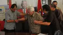 Suhardiman menyampaikan bila sampai 15 September mendatang tidak ada Panitia Munas IX Golkar, para senior menilai Ical tidak mempunyai itikad baik, Jakarta, Selasa (2/9/2014) (Liputan6.com/Johan Tallo) 
