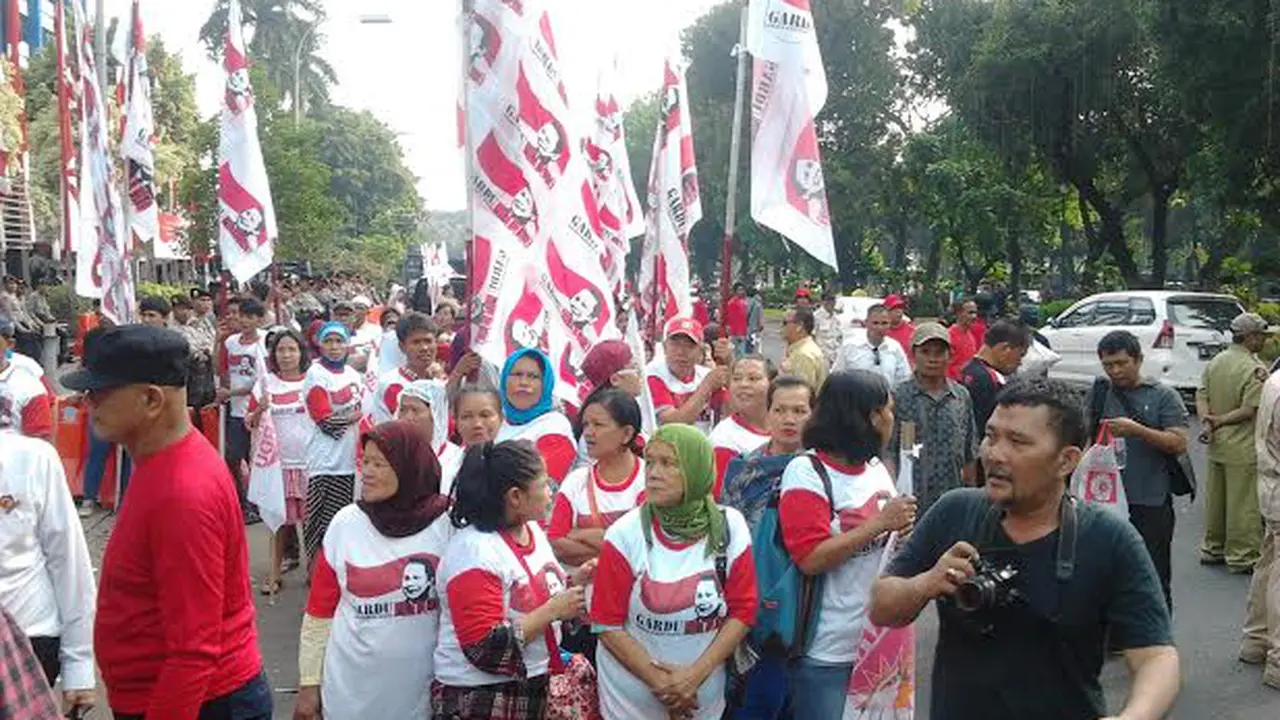 Massa di Mahkamah Konstitusi