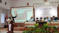 Wamenkeu Anggito Abimanyu, Senin (28/10/2024), meminta pendidikan harus menyesuaikan diri dengan perkembangan teknologi untuk mengatasi kesenjangan antara kurikulum pendidikan dan kebutuhan dunia kerja. (Kukuh Setyono)