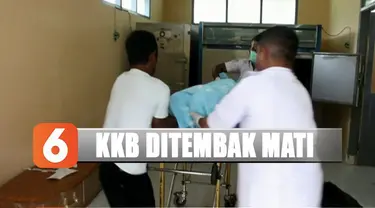 Pasca kontak tembak, jenazah tersangka dievakuasi ke rumah sakit sebelum dipulangkan kepada keluarganya.