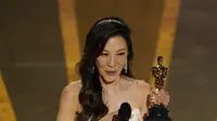 Michelle Yeoh Aktris Terbaik Oscar 2023, Everything Everywhere All Jadi Film Terbaik. (Foto: AP Photo/Chris Pizzello)