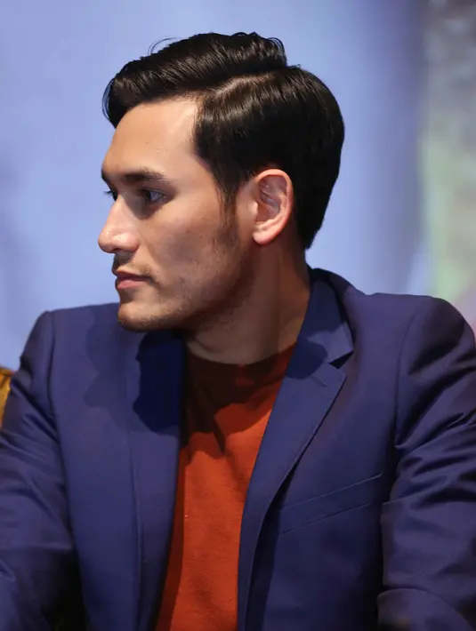 Film ‘Negeri Van Oranje’ ini mengangkat kisah dari novel karya Wahyuningrat, Adept Widiarsa, Nisa Riyadi dan Rizky Pandu Permana. Lima sahabat ini merepresentasikan segi perjuangan mahasiswa yang kuliah di Belanda. (Nurwahyunan/Bintang.com)