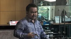 Walikota Serang Tubagus Haerul Jaman saat tiba di Gedung KPK, Jakarta, (1/10/14). (Liputan6.com/Miftahul Hayat)