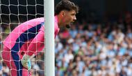Kiper Manchester City asal Inggris #01, James Trafford, bereaksi selama pertandingan Premier League antara Manchester City dan Tottenham Hotspur di Stadion Etihad di Manchester, Inggris barat laut, pada 23 Agustus 2025. (Darren Staples/AFP)