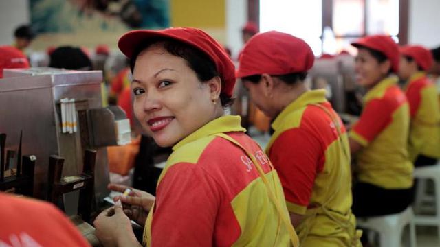 Puluhan Karyawan Sampoerna Di Malang Kompak Pensiun Dini Bisnis Liputan6 Com