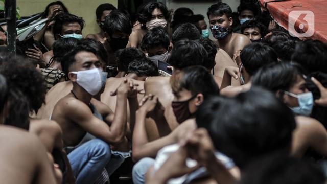 FOTO: Puluhan Remaja Diamankan di Kawasan Palmerah