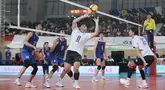 Aksi pemain Timnas Voli Putra Indonesia saat mengalahkan menaklukkan Timnas Voli Putra Vietnam di laga lanjutan leg 2 SEA V League 2025 di Jakarta International Velodrome, Jakarta, Indonesia, Kamis (17/07/2025) malam WIB.