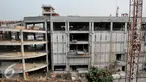 Pembangunan Pasar Senen terus dikebut, Jakarta, Kamis (20/10). Proyek pembangunan Blok III Pasar Senen ini direncanakan rampung pada tahun 2017 mendatang. (Liputan6.com/Yoppy Renato)