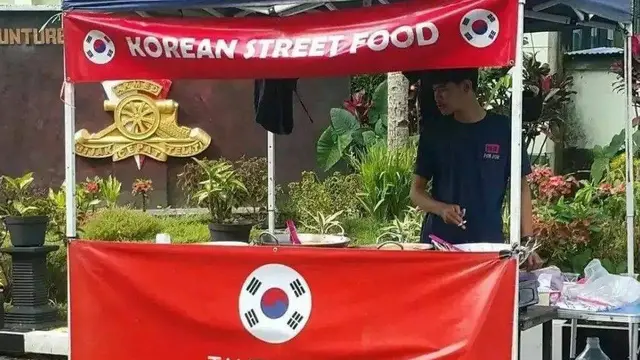 10 Potret Lucu Penjual Takjil, Punya Nama Menu Nyeleneh Hingga Banner yang Kocak