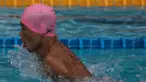 Perenang Kalimantan Timur, Muhammad Arifin, tampil untuk nomor 100 meter gaya dada pada Peparnas XVI di Kolam Renang UPI, Bandung, Kamis (20/10/2016). (Bola.com/Vitalis Yogi Trisna)
