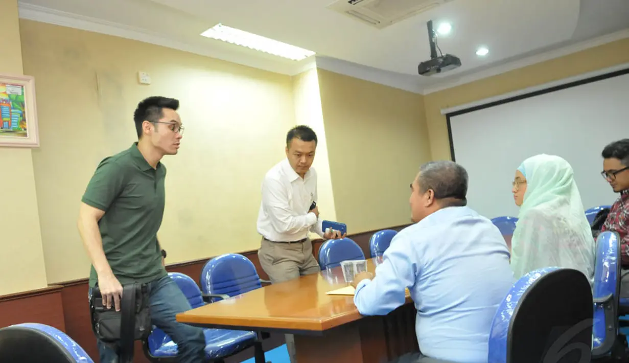 Pemanggilan mediasi yang dipandu oleh KPAI diharapkan dapat menjembatani hubungan antara Ben, Chacha dan Sienna. (Liputan6.com/Panji Diksana)