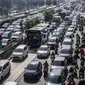 Polri mendukung kesuksesan penyelenggaraan KTT ke-43 ASEAN. Hal itu dilakukan dengan melaksanakan rekayasa lalu lintas di sejumlah ruas jalan Jakarta. (Liputan6.com/Faizal Fanani)