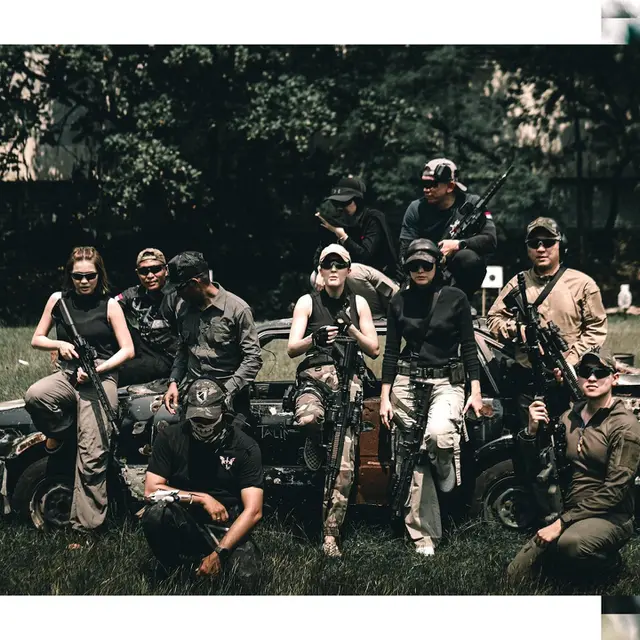 7 Potret Gading Marten Olahraga Menembak, Disebut Cocok Main Film Aksion