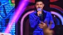 Lima kontestan bersaing di Konser Final Top 5 Besar  Result Show D'Academy 4 pada Jumat (21/4/2017) malam. Meski sempat berada diposisi tidak aman, Teguh berhasil mendapatkan lima lampu hijau dari juri. (Adrian Putra/Bintang.com)