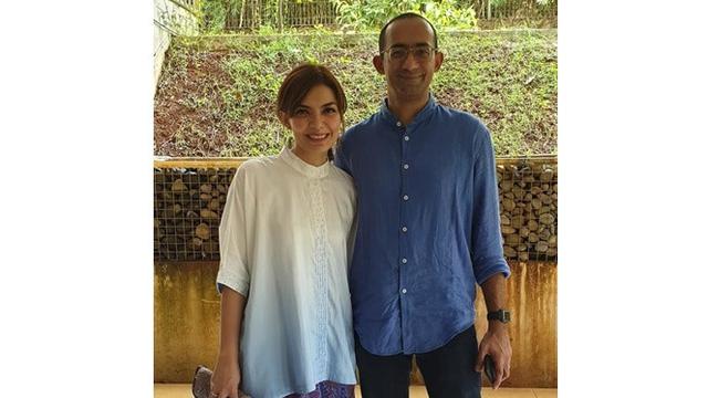 Jarang Terekspos, Ini 6 Momen Mesra Najwa Shihab Bareng Suami