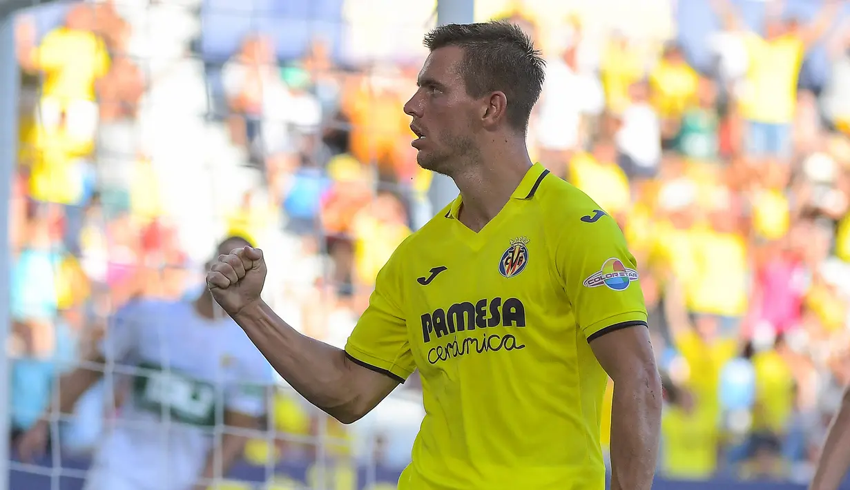 Giovani Lo Celso. Setelah membela Tottenham Hotspur selama 1,5 musim plus satu musim berstatus pinjaman dari Real Betis, Giovani Lo Celso harus rela dipinjamkan ke Villarreal sejak tengah musim 2021/2022 hingga kini akibat tak masuk skema pelatih anyar Jose Mourinho yang menggantikan Mauricio Pochettino sejak tengah musim 2019/2020. Bersama Villarreal ia langsung menjadi pemain andalan dan bisa saja akan dipermanenkan Villarreal pada awal musim 2023/2024. (AFP/Jose Jordan)