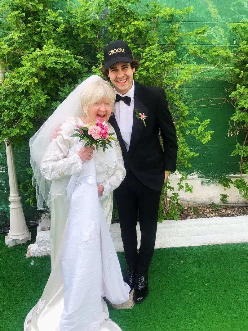 YouTuber David Dobrik dan Lorraine Nash (Twitter/ DavidDobrik)