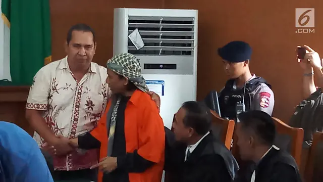 Ketika Korban Peluk dan Salami Terdakwa Bom Thamrin
