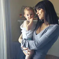 Pembengkakan pada payudara saat menyapih berisiko terhadap mastitis. Simak tips mencegahnya dari ahli laktasi. (pexels/andreapiacquadio).