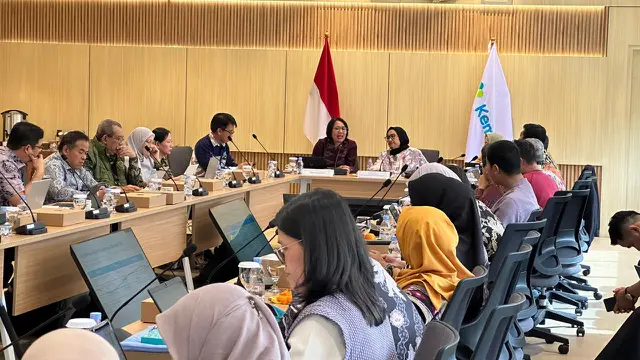 Tim Koordinasi Lintas K/L bersama DPP Persagi sedang menghitung kebutuhan ahli gizi MBG