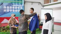 Kepala BPSDMI Kemenperin, Arus Gunawan. BPSDMI Kemenperin menyelenggarakan acara Pembukaan Pengenalan Kehidupan Kampus Bagi Mahasiswa Baru (PKKMB) di unit pendidikan tinggi yang baru, yakni Politeknik Industri Petrokimia Banten.