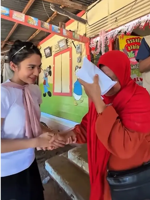 6 Artis Terjun Langsung Bantu Korban Banjir Sumatera, Verrell Bramasta Tuai Sorotan