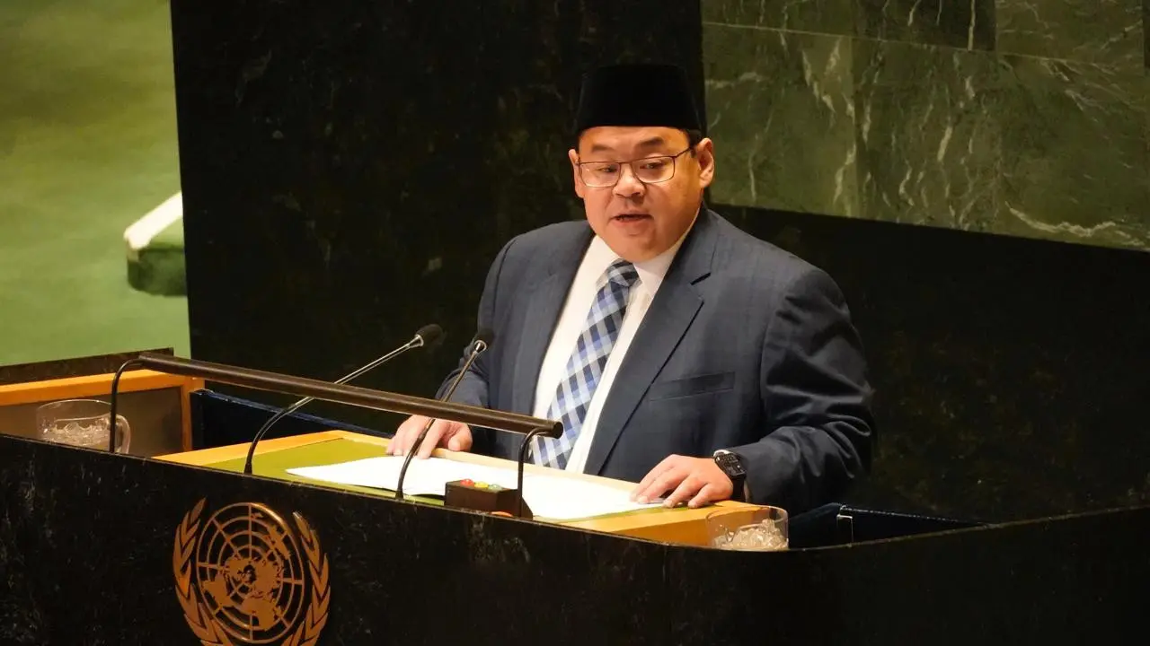 Deputi Wakil Tetap RI untuk PBB di New York Hari Prabowo dalam Sidang Plenary Majelis Umum Perserikatan Bangsa-Bangsa (PBB) ke-79 di New York, Amerika Serikat (12/12/2024) (Dok. Kemlu RI)