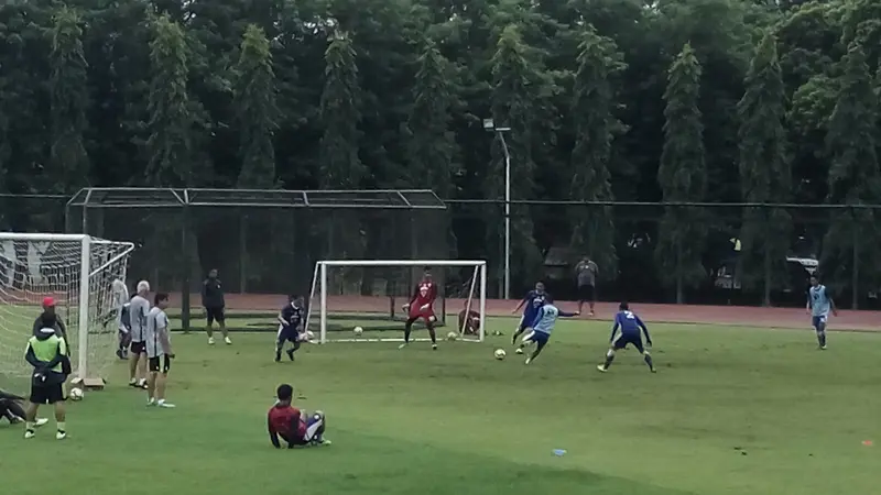 Pemain Persib Latihan di Yogya