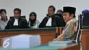 Waryono Karno mendengarkan pembacaan vonis putusan dirinya di Pengadilan Tipikor, Jakarta, Rabu (16/09/2015). Waryono divonis enam tahun penjara dan denda Rp 300 juta subsider tiga bulan. (Liputan6.com/Andrian M Tunay)