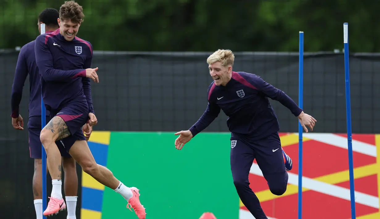 Terlepas dari sejarah, Inggris memasuki Euro 2024 sebagai favorit bersama Prancis. (Adrian DENNIS / AFP)