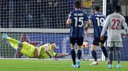 Pemain Olympiacos Francisco Soares mencetak gol ke gawang Atalanta pada pertandingan sepak bola babak 16 besar Liga Europa di Stadion Gewiss, Bergamo, Italia, 17 Februari 2022. Atalanta menang 2-1. (Spada/LaPresse via AP)