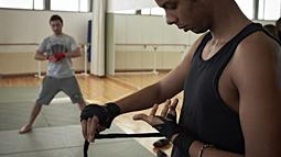 Latihan tarung bebas atau MMA (Military Mixed Martial Arts) mulai banyak digelar di sekolah-sekolah Prancis. (AFP/Jean-Philippe Ksiazek)
