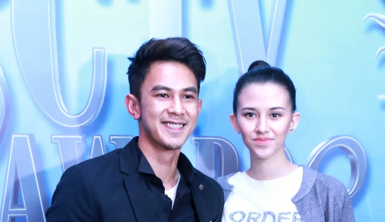 Fandy Christian menjadi nominator dalam kategori Aktor Pendamping Paling Ngetop. Dan kategori itu dimenangkan oleh Arnold Leonard. Ia hadir didampingi sang istri, Dahlia Poland. (Adrian Putra/Bintang.com)