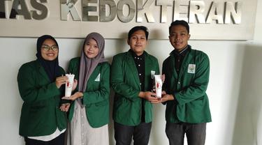 Mahasiswa Fakultas Kedokteran Universitas Nahdlatul Ulama Surabaya (Unusa) sukses mengolah biji buah delima menjadi body cream. (Istimewa).