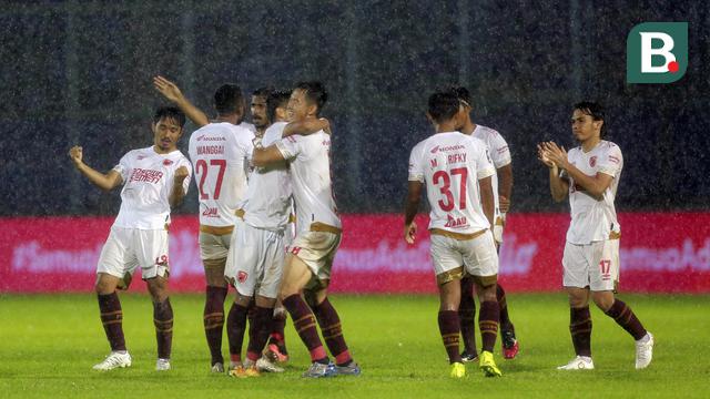 FOTO: Himan Syah Gagalkan 2 Penalti PSIS, PSM Makassar Lolos ke Semifinal Piala Menpora 2021