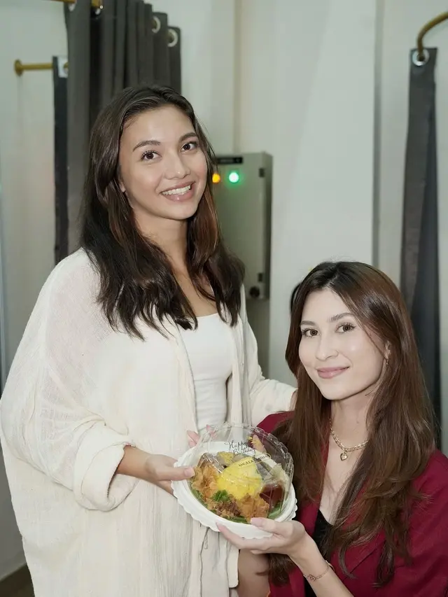 8 Momen Ulang Tahun Angela Gilsha ke-30, Dirayakan di Lokasi Syuting