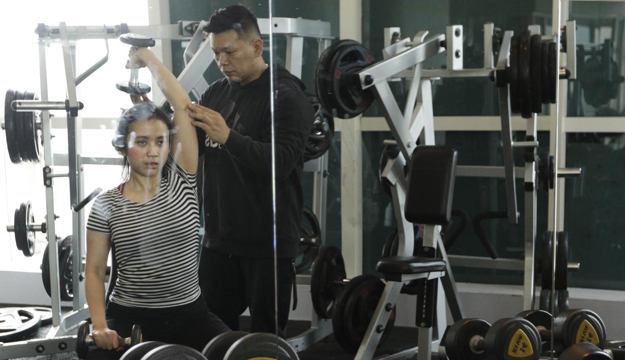 Jika dalam kondisi libur, Tyara Veroosta bisa menghabiskan waktu hampir setengah hari di tempat gym. (Bola.com/Vitalis Yogi Trisna)