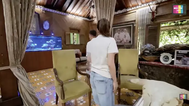 Potret Ruang Tamu Rumah Irfan Hakim