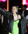 Puluhan artis memeriahkan acara perayaan HUT SCTV 33 XtraOrdinary. Salah satunya Agnez Mo yang juga tampil bersama dancernya. Berikut potret penampilan Agnez di Studio 6 Emtek City, Jakarta Barat, Kamis 24 Agustus 2023. [Foto: Bambang E Ros/Fimela.com]