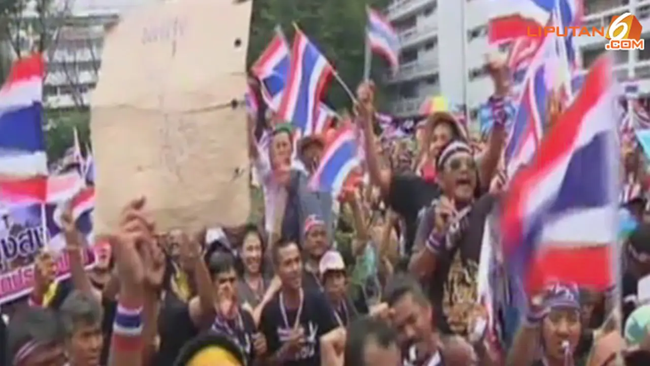 demo-thailand-131201-c.jpg